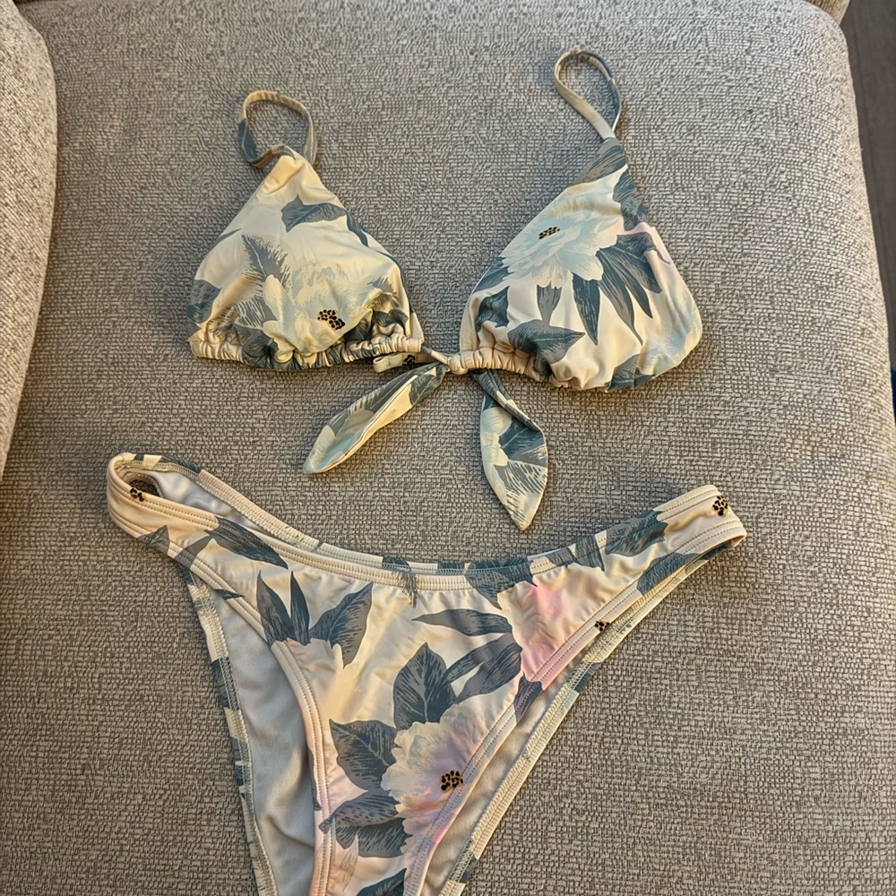 Floral Bikini Set in Blue and Cream